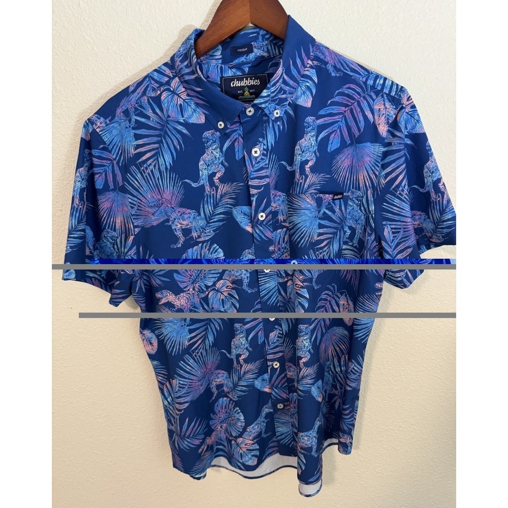 Chubbies Men's Medium Blue Dinosaur Tropical Button Up Short Sleeve Shirt EUC